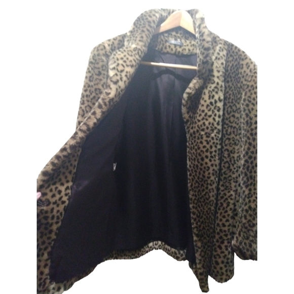 Mob Wives Faux Fur Leopard Print Tan-Black Latch Hook Eye Closure Warm Chic L - Picture 5 of 13